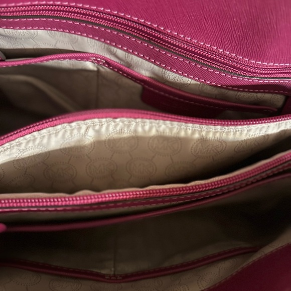 Micheal Kors tote bag - Picture 5 of 10